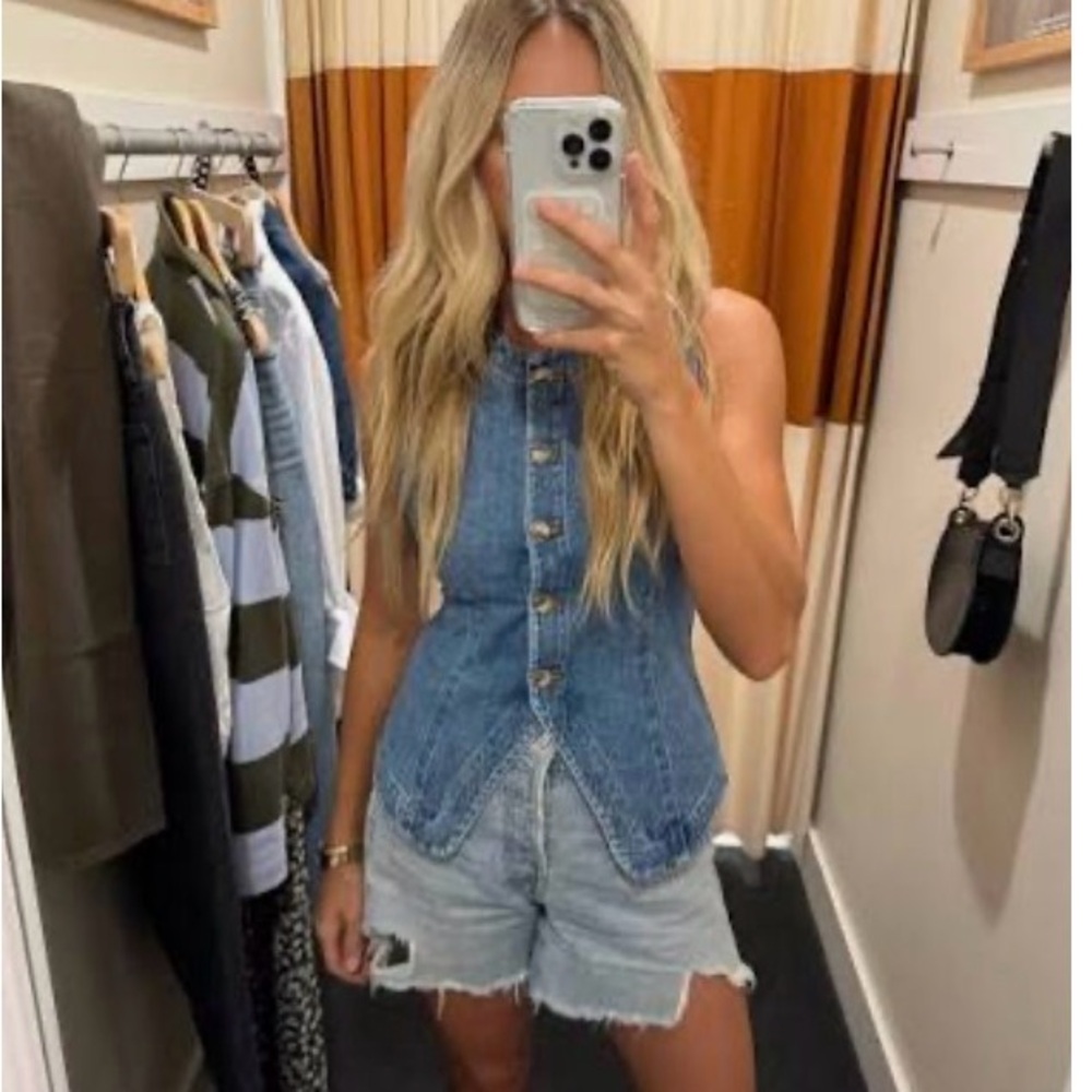 Madewell Denim Crewneck Vest in Java Wash - Picture 5 of 8